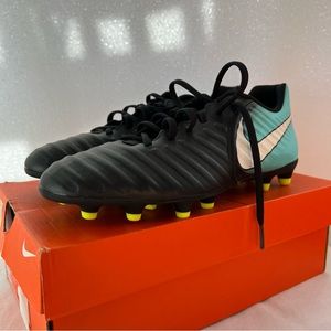 NWT Nike Women’s Tiempo Rio Cleats Size 8.5